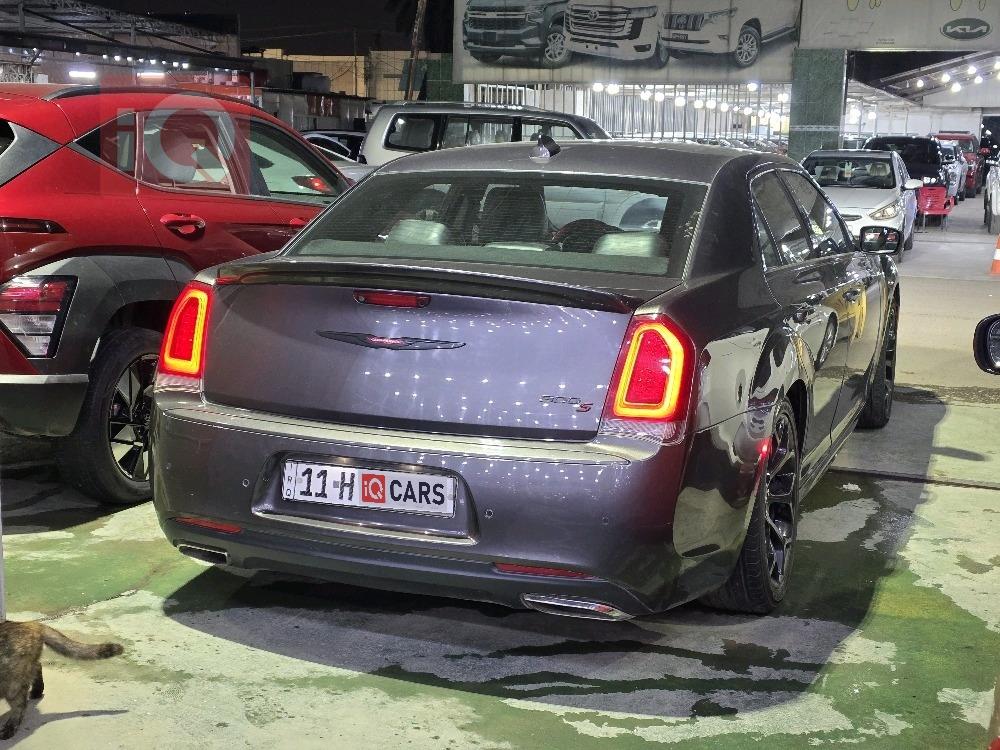 كرايسلر 300